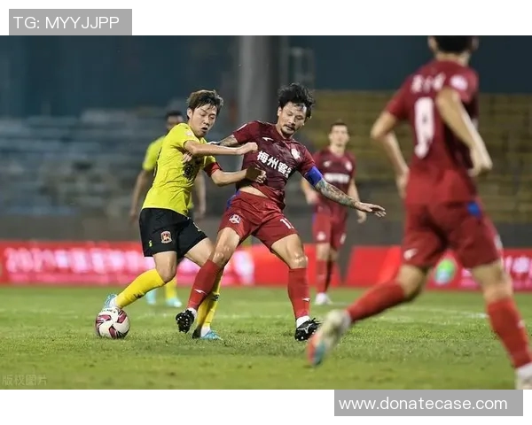 武汉足球队以53分领跑大师赛积分榜展现强劲实力